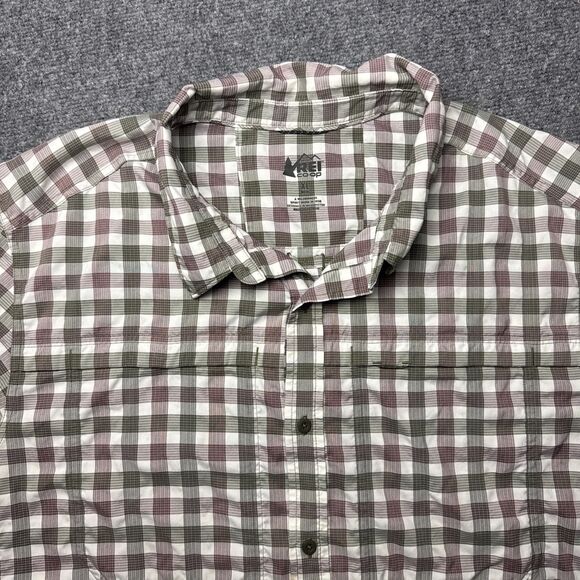 REI Other - REI Co Op Men’s XL Short Sleeve Shirt Fishing Outdoors Burgundy Gray Vented